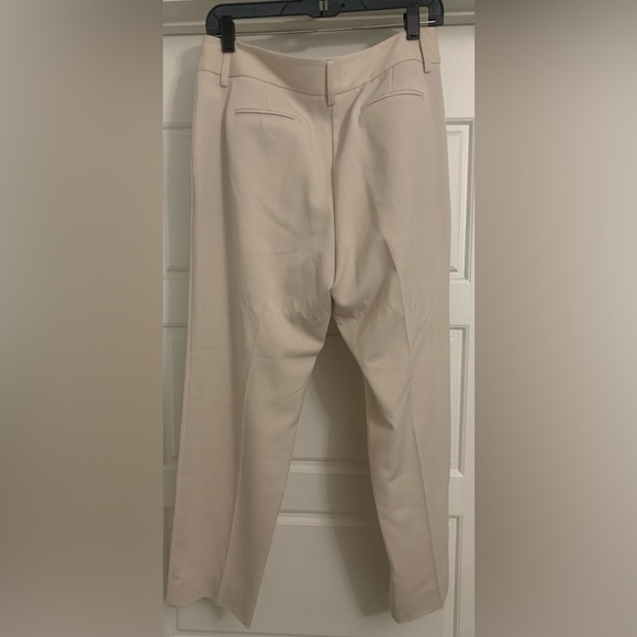 NWOT JENNIFER LOPEZ JLO Women's Cream Beige Pleated Cropped Work Slacks Pants 8 - Picture 2 of 4